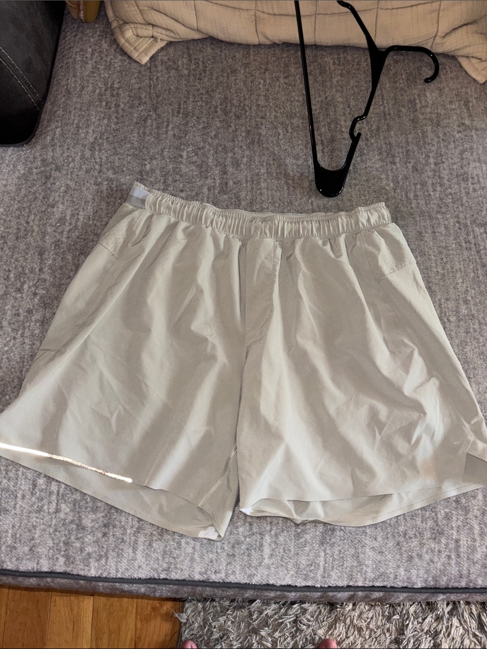 Lululemon Surge Short *Liner 6"
Carbon Dust